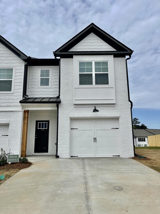 Building Photo - 123 Auburn Run Ln