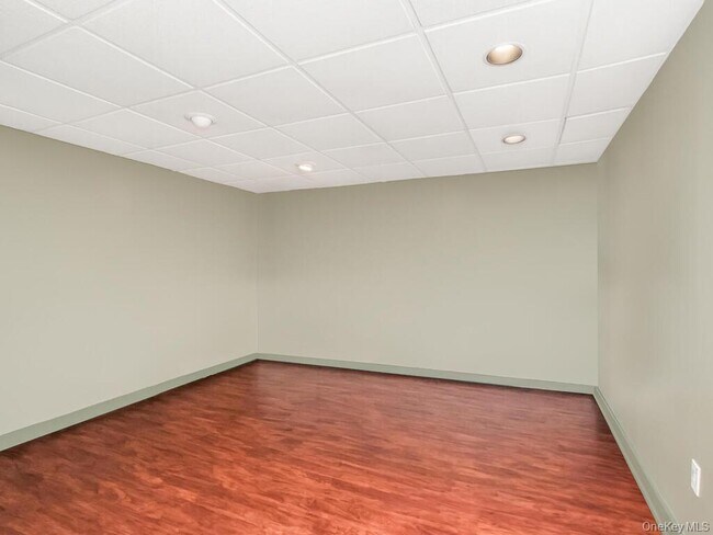 Building Photo - 8 Davids Ln