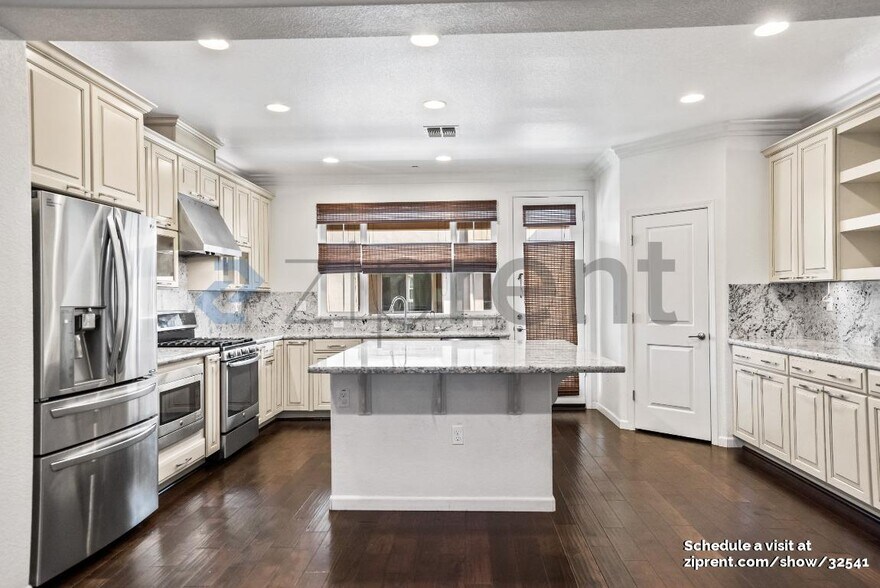 Building Photo - 715 Mystic Topaz Loop