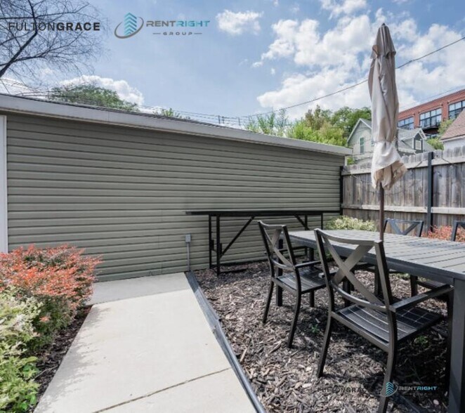 Building Photo - 2651 W Armitage Ave