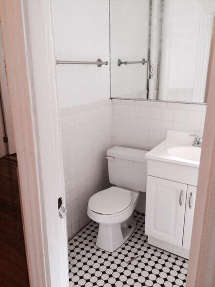 Building Photo - 151 Park St