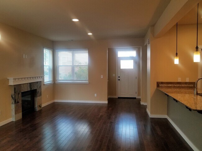 Building Photo - 4595 NW Atwater Loop