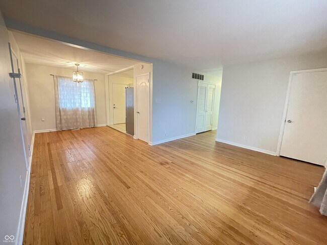 Building Photo - 10229 Carrollton Ave