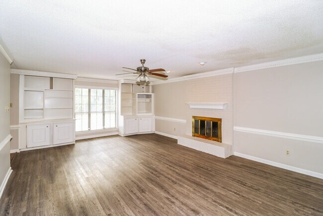 Building Photo - 8624 Chimneyrock Blvd.