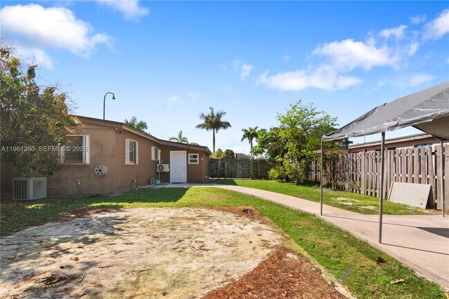 Building Photo - 11535 Lincoln Blvd