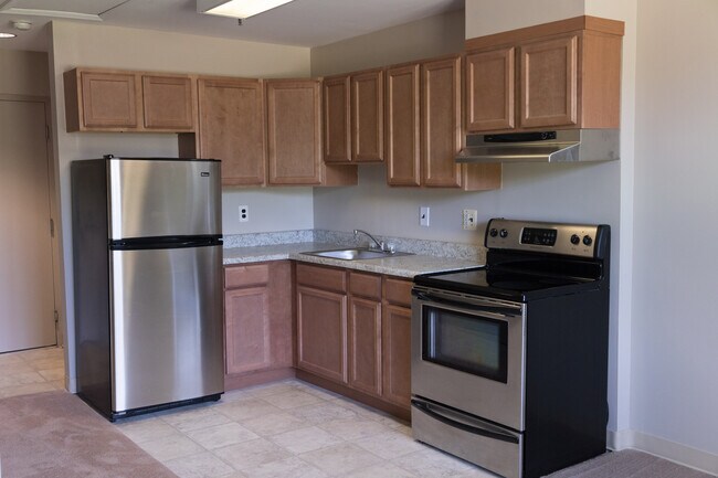 Building Photo - Montessori Living