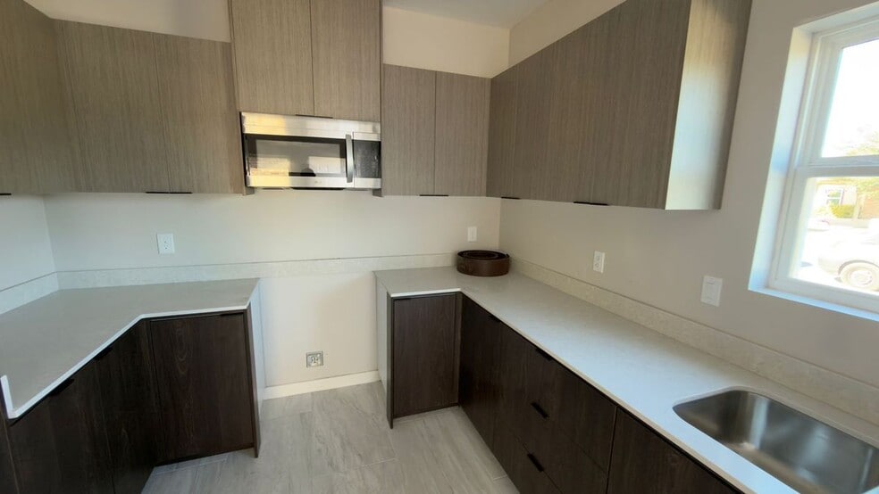 Building Photo - 3604 Paola St