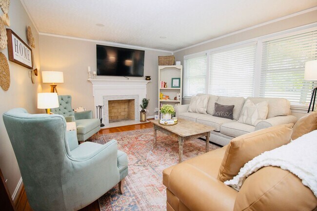 Building Photo - 1508 Hollyberry Ln