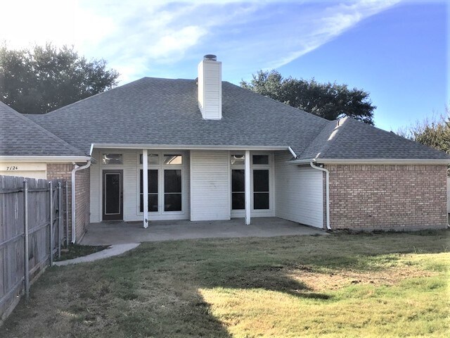 Building Photo - 7124 Holden Dr