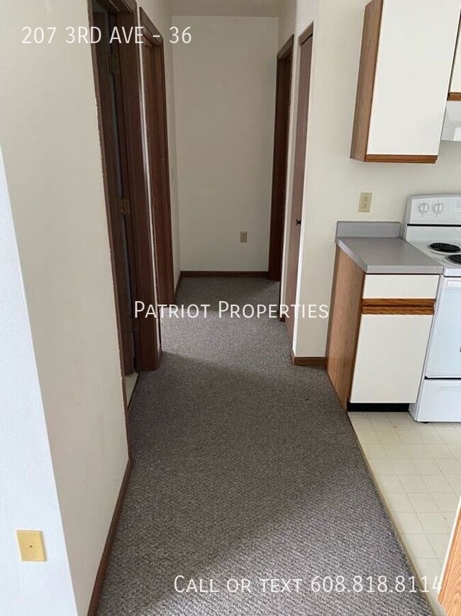 Building Photo - 2 bed/1 bath apartment in Monroe!