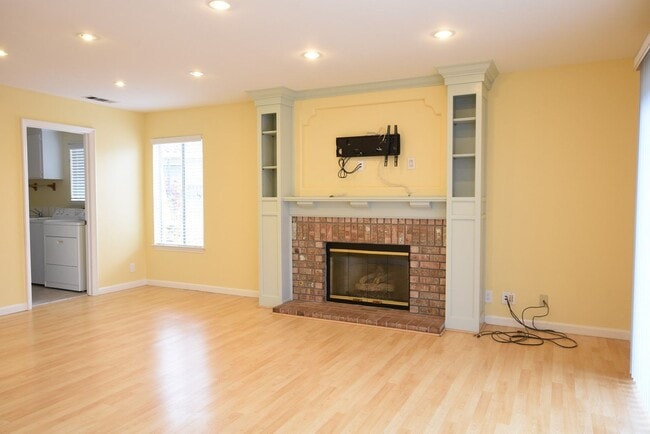 Building Photo - 3277 Carol Leaf Ct