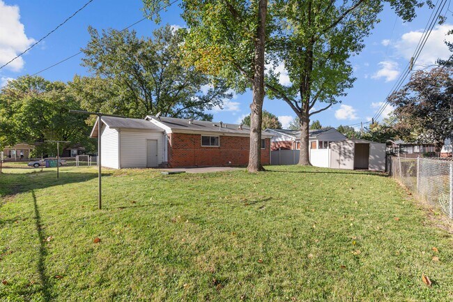 Building Photo - 3280 Brookshire Dr
