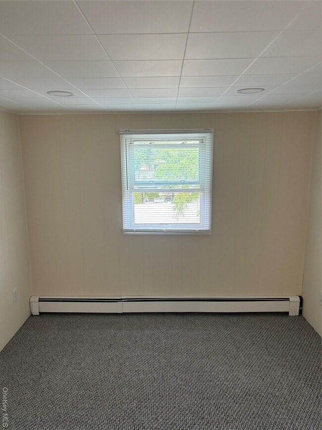 Building Photo - 68 Winges Ave