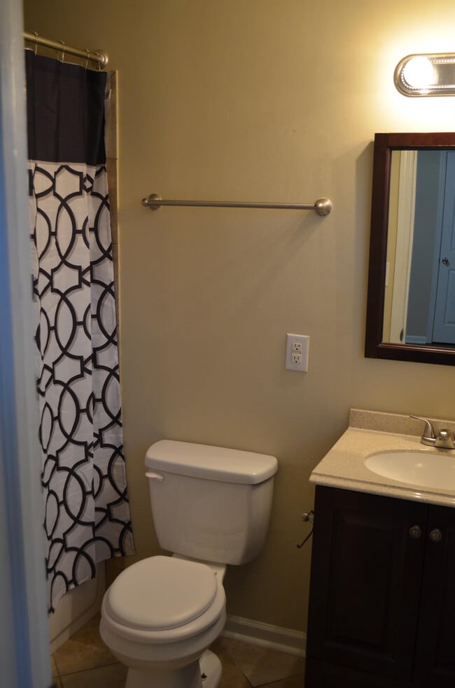 Building Photo - 221 Merrymont Dr