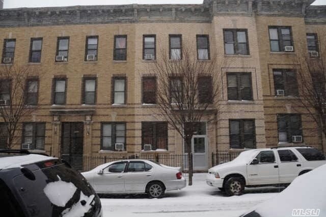 Building Photo - 1647 Putnam Ave