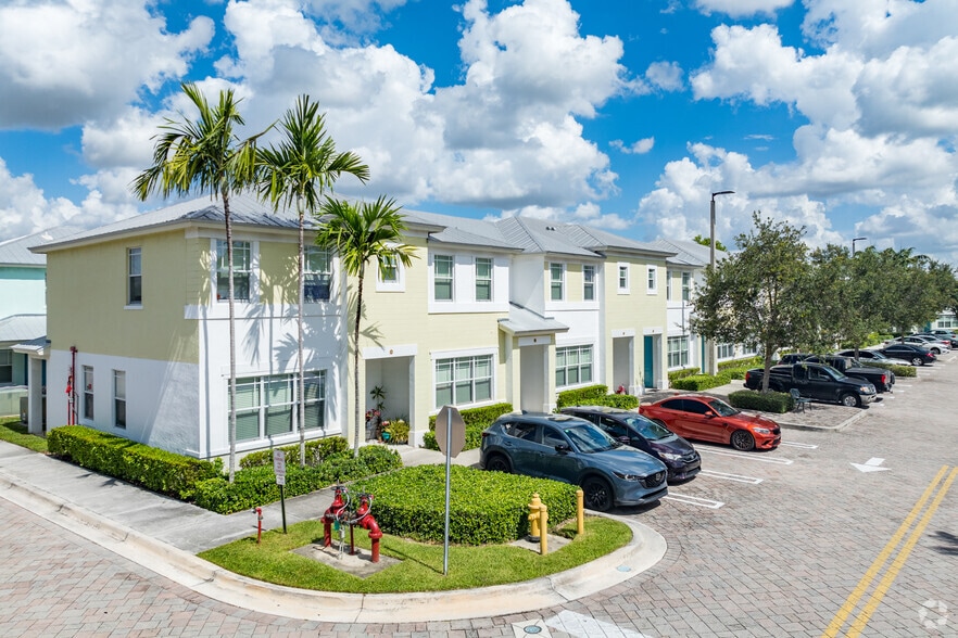 Primary Photo - Green Turtle Club - Townhomes