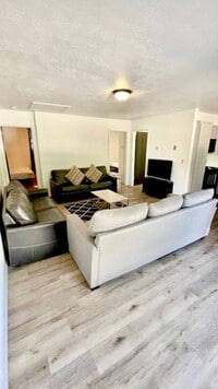 Building Photo - 644 E 600 N