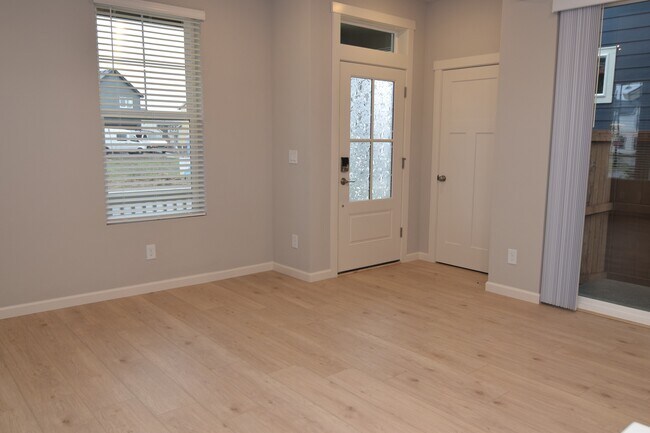 Building Photo - 8408 SE Quincy St