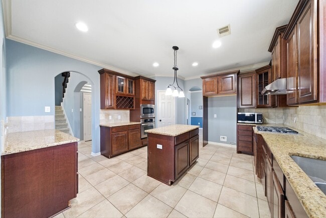 Building Photo - 6302 Pepper Hollow Ln