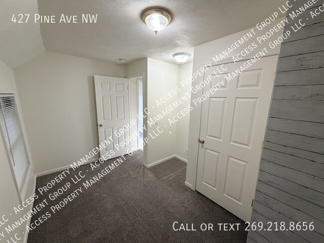 Building Photo - 427 Pine Ave NW