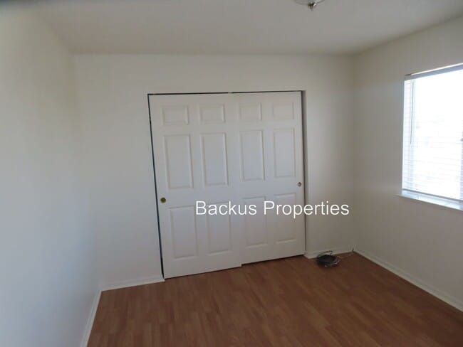 Building Photo - Newly renovated three bedroom duplex in Soledad