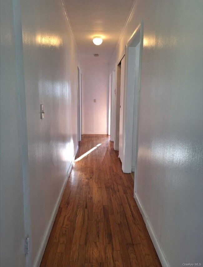 Building Photo - 652 NY-211