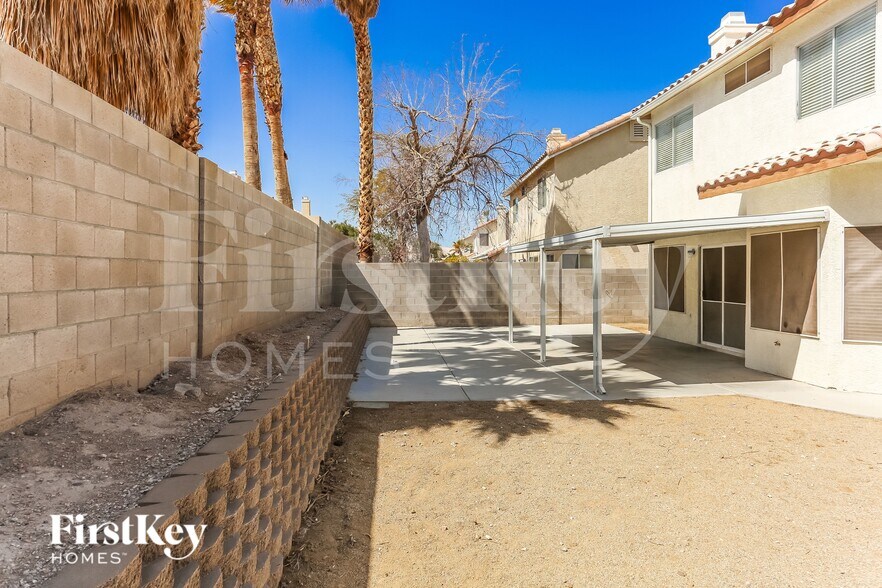 Building Photo - 1673 Black Hills Way