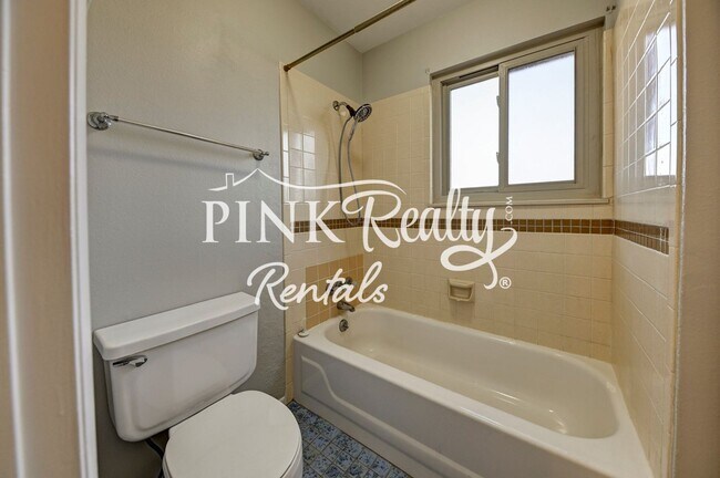 Building Photo - Nice 4 Bedroom Close to Peterson AFB and S...