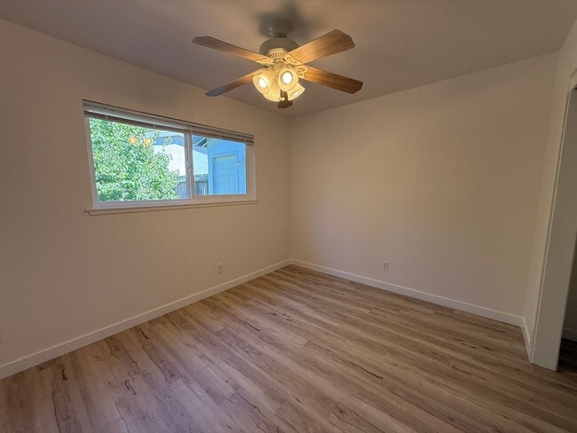 Building Photo - Charming Remodeled 3 Bedroom / 2 Bathroom ...
