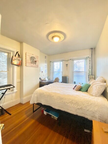 Building Photo - 96 Calumet St