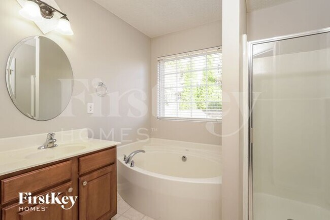 Building Photo - 4145 Crestwood Cir