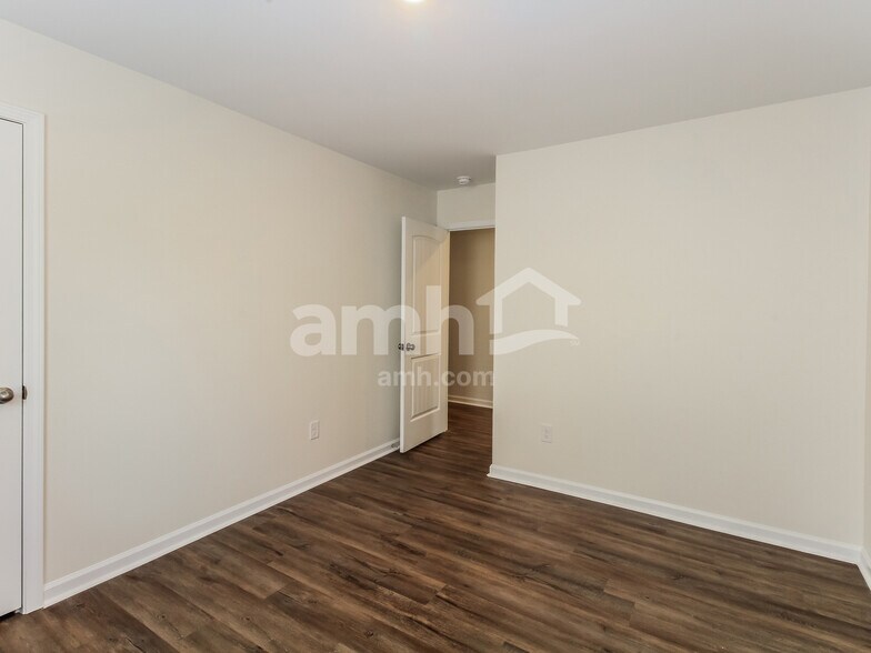 Building Photo - 1397 John Swann St