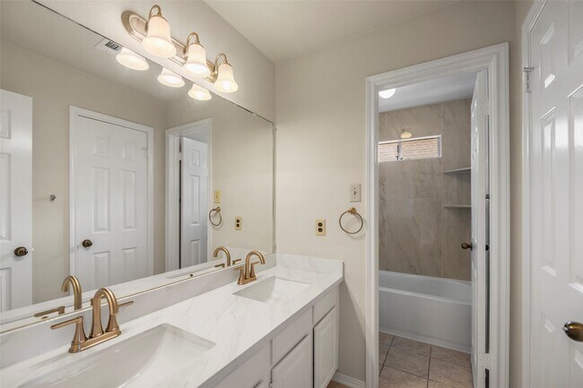 Building Photo - 4922 Moss Run Dr