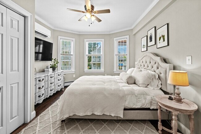 Building Photo - 465 Ashmont St