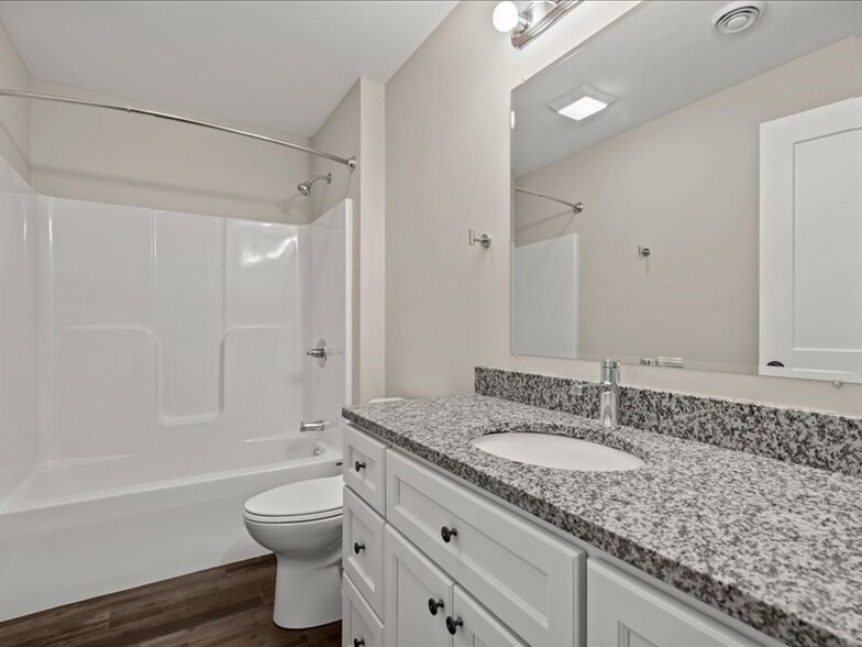 Building Photo - 7036 Crosvik Ct