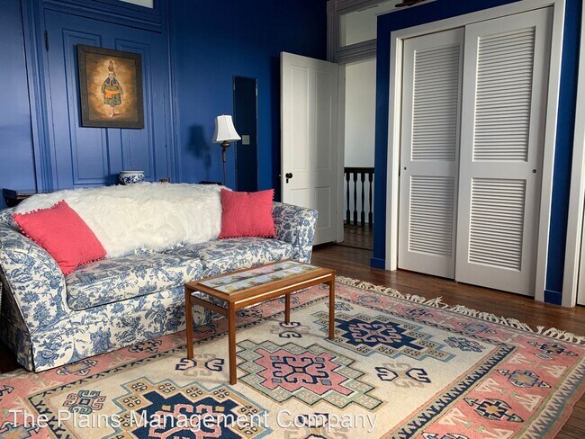 Building Photo - 1313 Hull St