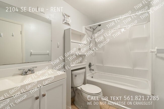 Building Photo - 2104 SE Edler Dr