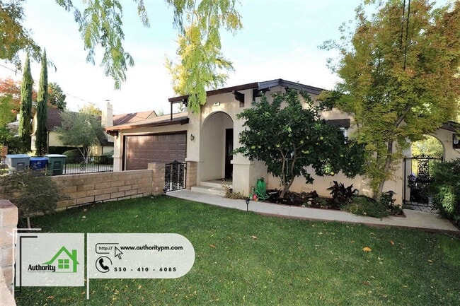 Building Photo - 875 Lakeview Dr