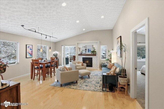 Building Photo - 2350 Cleo Ave