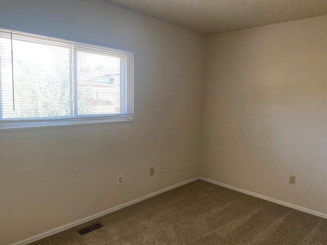 Building Photo - Fantastic 3 Bedroom, 2 Bath, 2 Car Garage,...