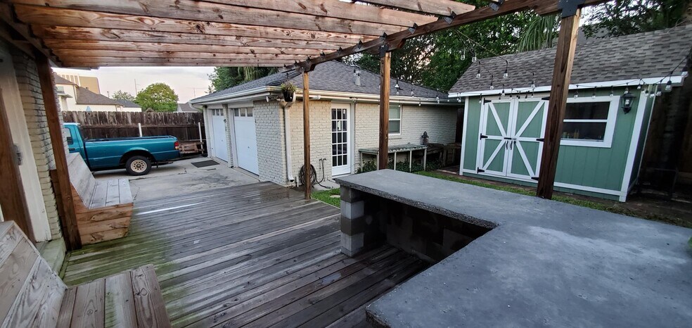 Backyard - 117 12th St