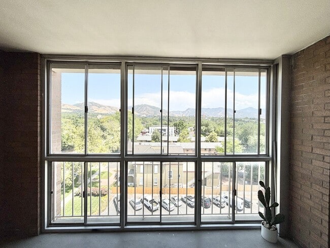 Building Photo - 710 E 200 S