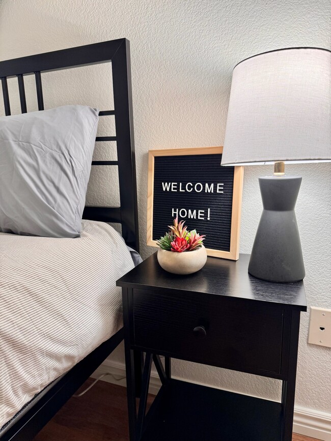 Building Photo - 1511 E Joseph Way