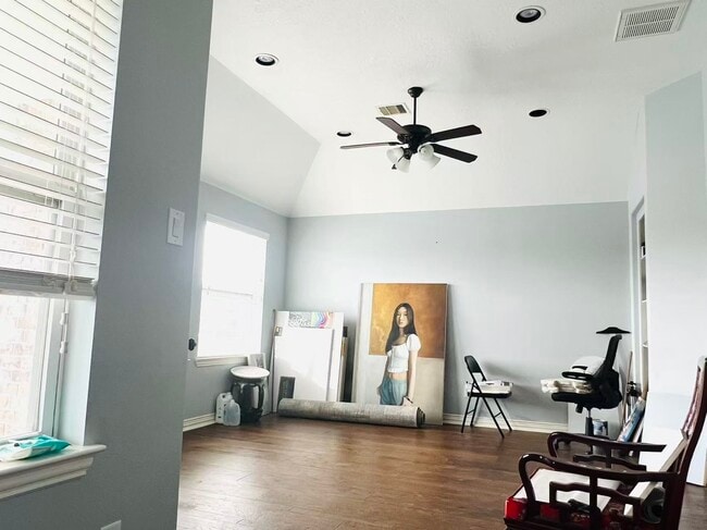 Building Photo - 14303 Tasmania Ct