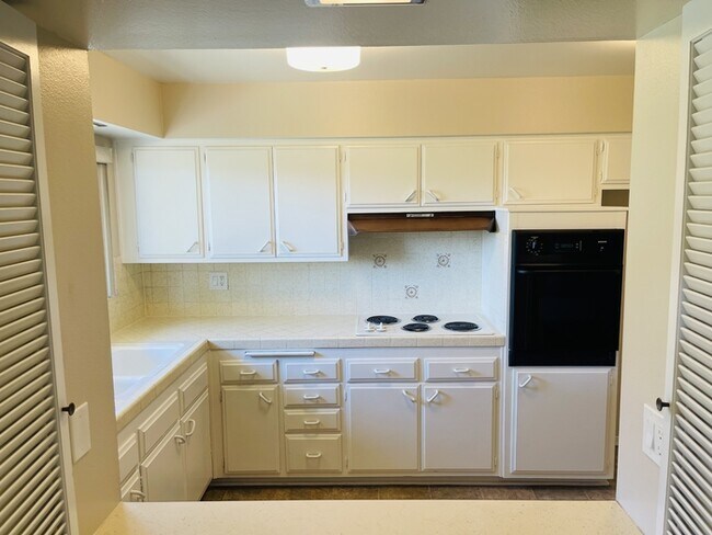 Building Photo - 27127 Sun City Blvd