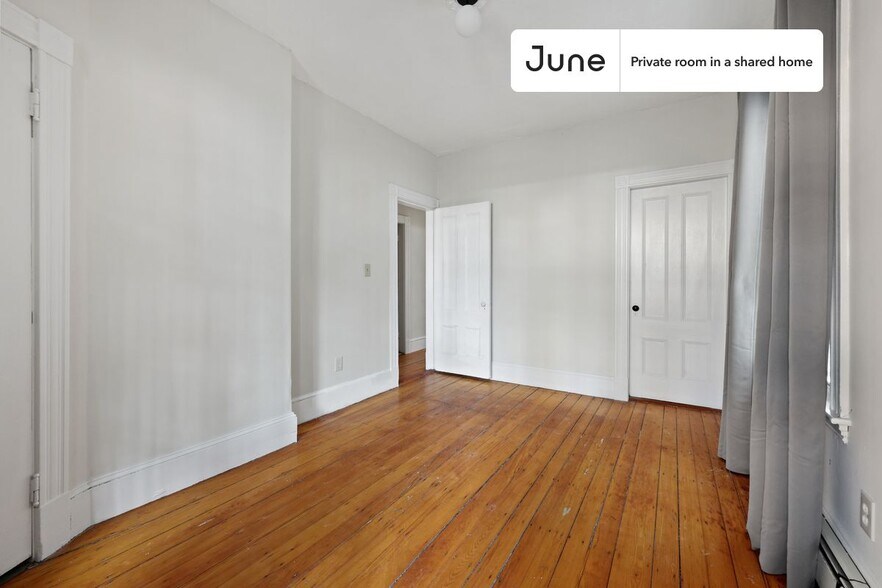 Building Photo - Room in Shared 4 bed/1 bath home