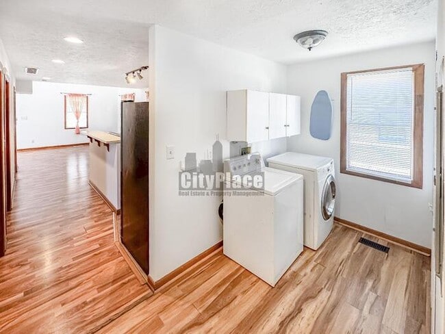 Building Photo - 942 Fayette St