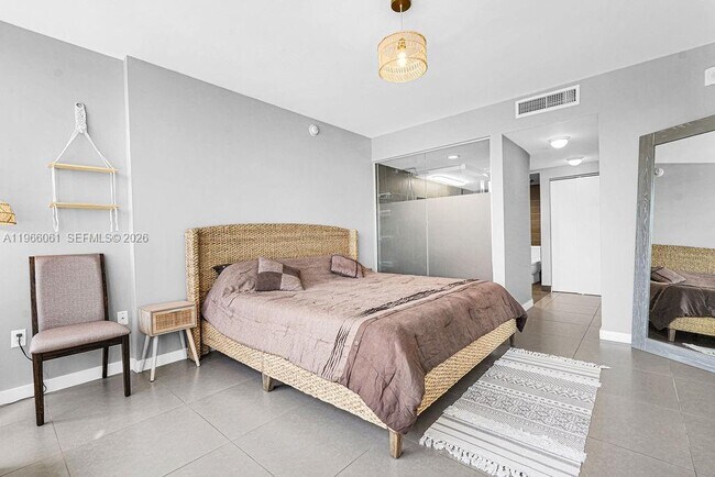 Building Photo - 2155 Washington Ct