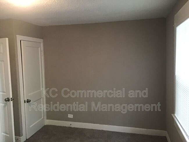 Building Photo - 107 Clinton Pl