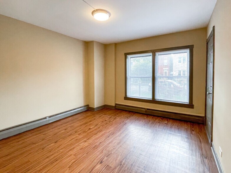 Building Photo - 3450 W Le Moyne St